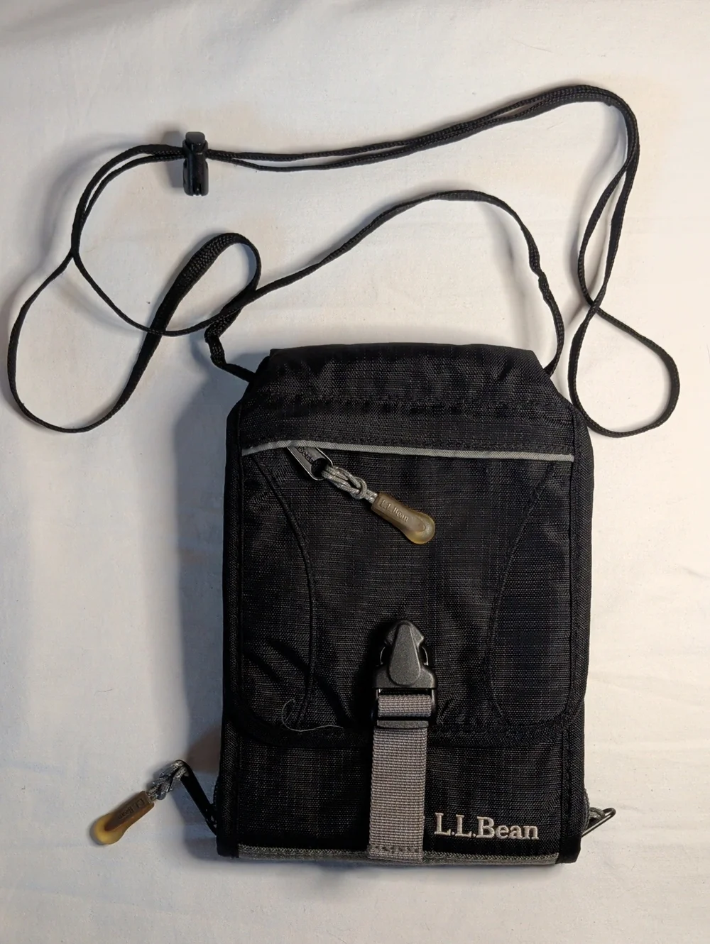 Vintage Travel L.L. Bean Black Compact Crossbody/Belt Pouch